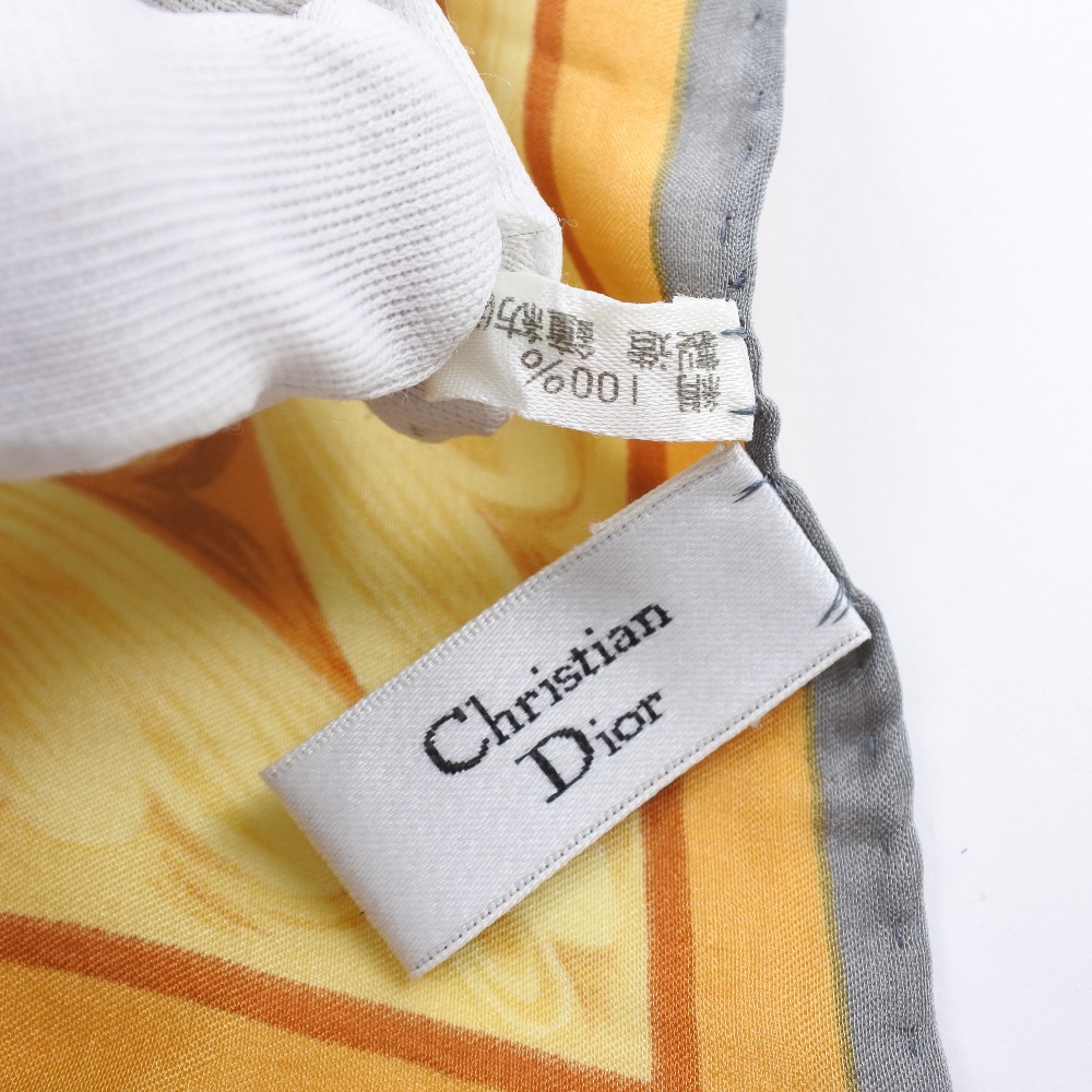 Dior】クリスチャンディオール フラワー シルク ゴールド レディース スカーフ【中古】 Dior USED/古着（バンダナ/スカーフ）｜DiorのUSED/古着通販サイト  SMASELL（スマセル）
