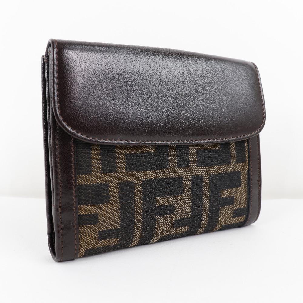 FENDI】フェンディ ズッカ キャンバス×カーフ ブラウン レディース 二つ折り財布【中古】｜FENDI｜店舗買取｜財布/小物＞財布｜USEDのアパレル通販サイト  - SMASELL（スマセル）