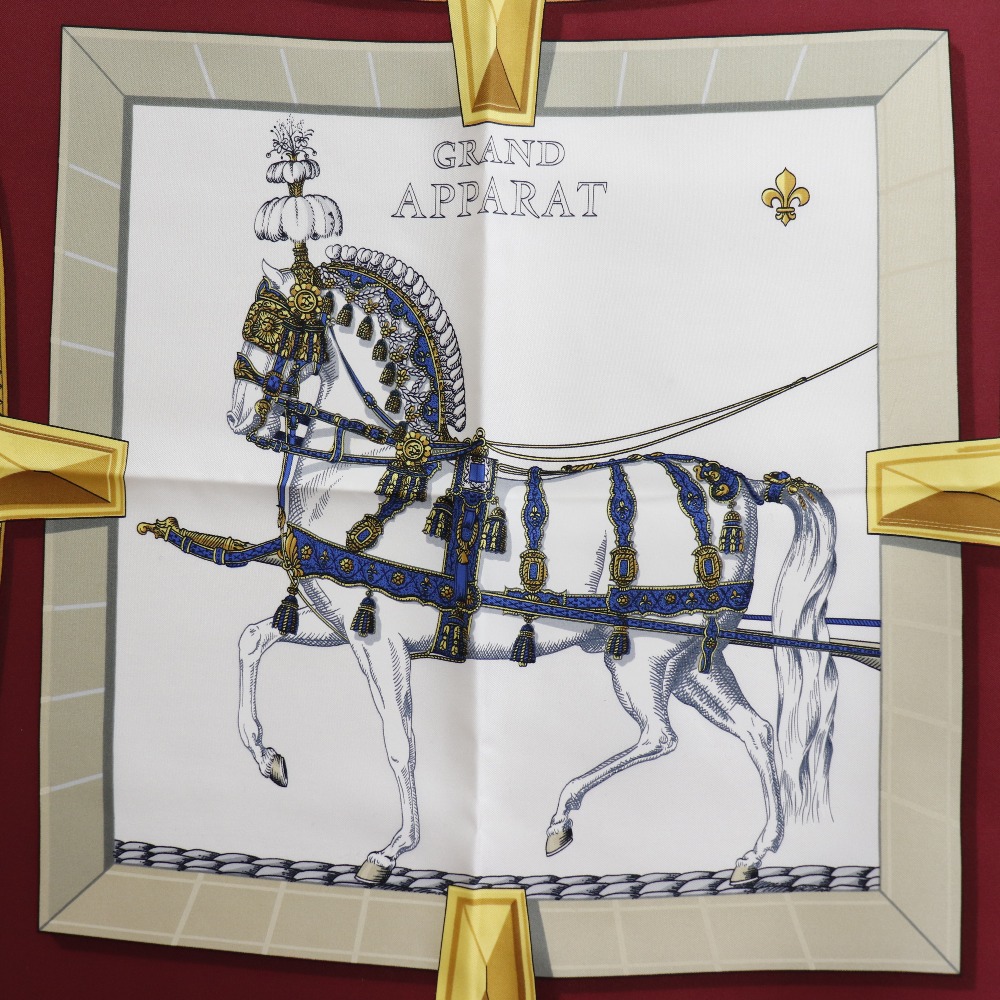 【HERMES】エルメス カレ90 GRAND APPARAT 盛装の馬 シルク 赤 レディース スカーフ【中古】