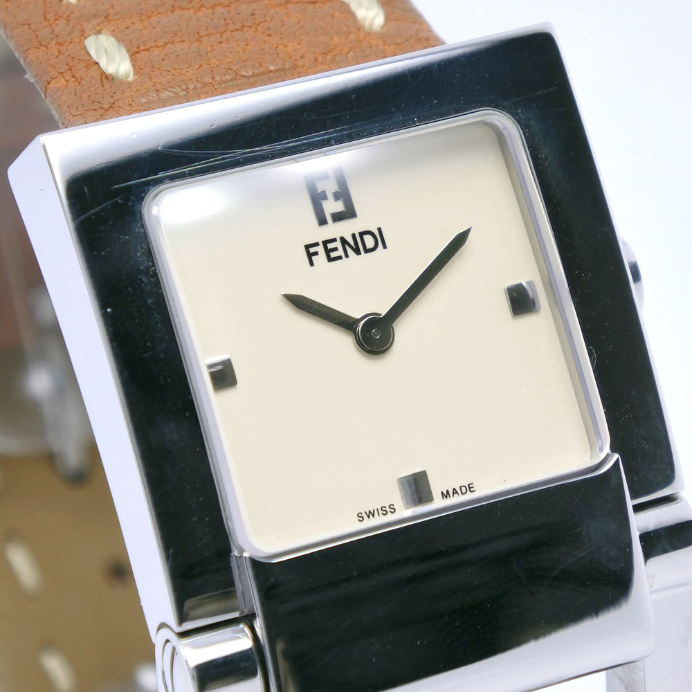 フェンディ オロロジ 腕時計 5200L クオーツ ホワイト文字盤 ステンレススチール レディース FENDI 【1-0083658】