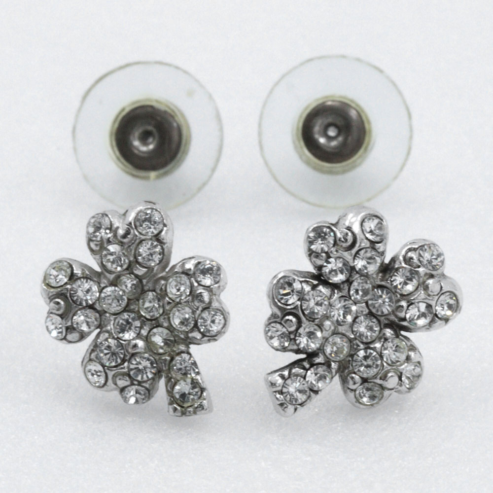 CHANEL Clover Piercing Silver Rhinestone/metallic Clover 3.6g