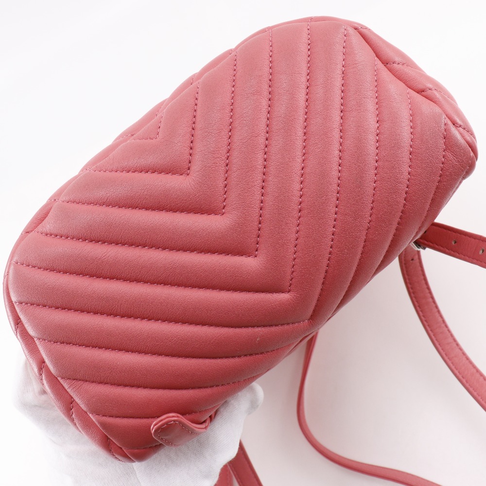 CHANELリュック CHANEL Chevron Backpack Daypack A91121 V-Stitch Chain Backpack