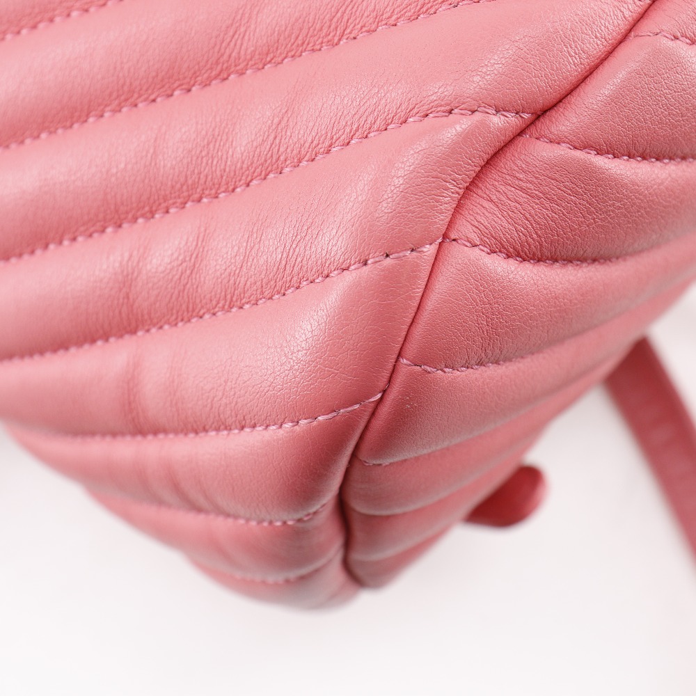 CHANELリュック CHANEL Chevron Backpack Daypack A91121 V-Stitch Chain Backpack