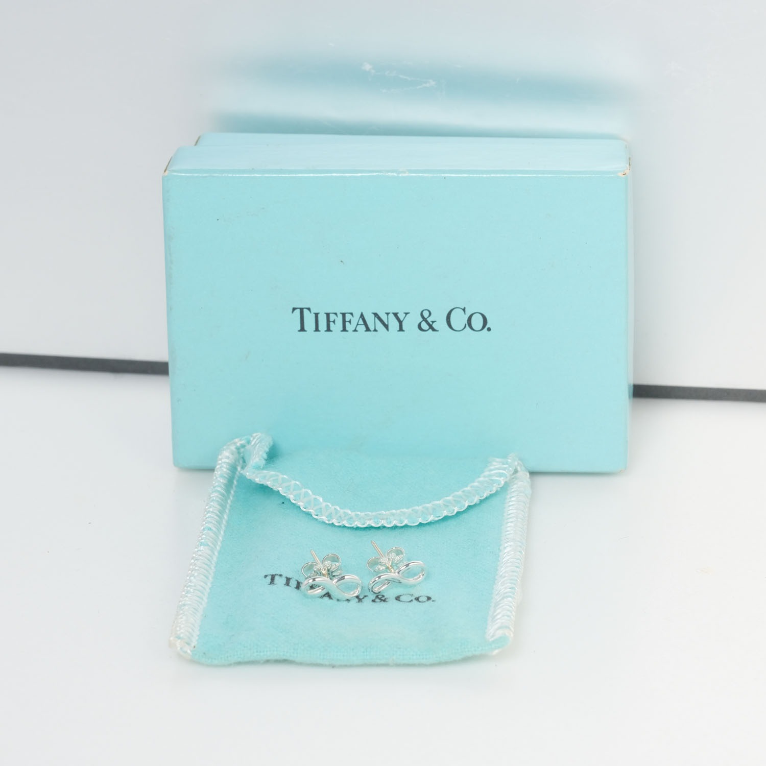 TIFFANY&Co.】ティファニー インフィニティ シルバー925 レディース ピアス【中古】｜TIFFANY&Co.｜店舗買取｜アクセサリー＞ピアス（両耳用）｜USEDのアパレル通販サイト  - SMASELL（スマセル）