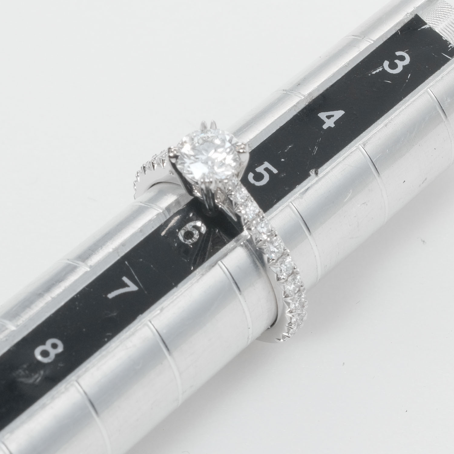 HARRY WINSTON】ハリーウィンストン ブリリアント ラブ 0.57ct VVS2/F