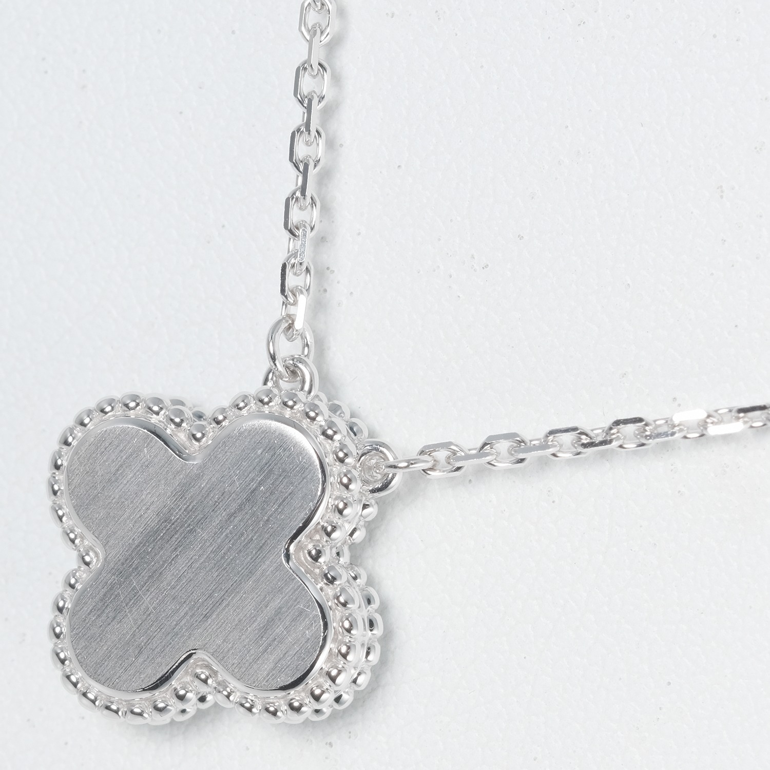 Van Cleef & Arpels Vintage alhambra Necklace Holiday 2022
