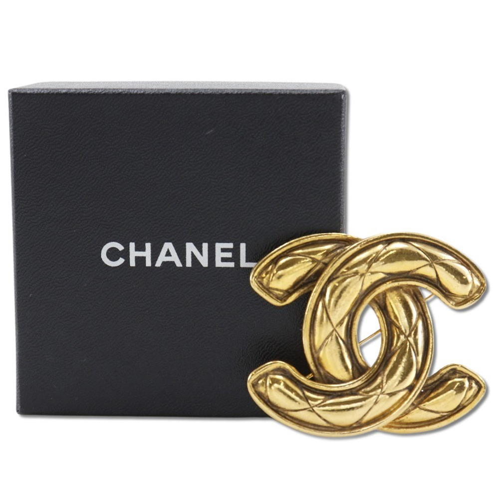 CHANEL】シャネル ココマーク マトラッセ ヴィンテージ 金メッキ レディース ブローチ【中古】｜CHANEL｜店舗買取｜アクセサリー＞ブローチ/コサージュ｜USEDのアパレル通販サイト  - SMASELL（スマセル）