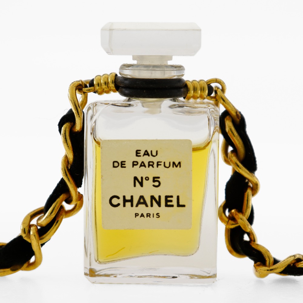 CHANEL】シャネル パフュームボトル No.5 金メッキ レディース ネックレス【中古】｜CHANEL｜店舗買取｜アクセサリー＞ネックレス｜USEDのアパレル通販サイト  - SMASELL（スマセル）