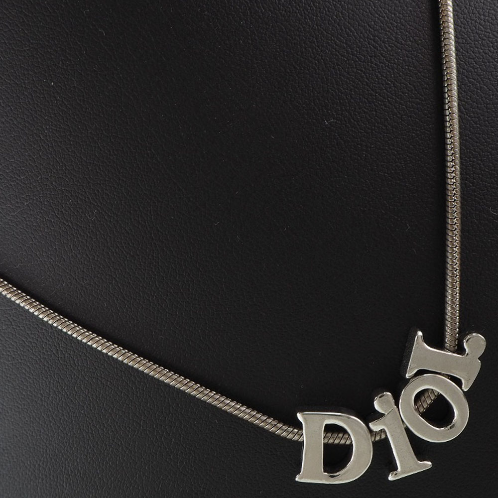 Dior】クリスチャンディオール 金属製 シルバー レディース ネックレス